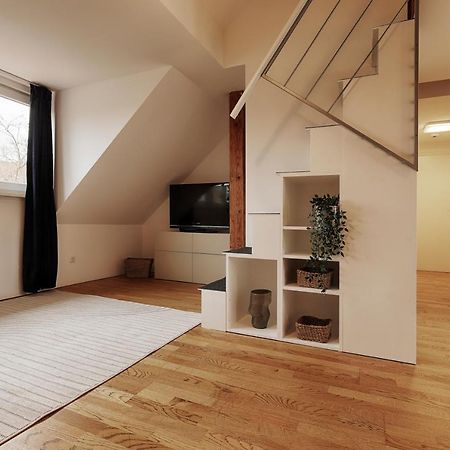 Homiestay City-Apartment, Balkon & Parkplatz Würzburg Buitenkant foto