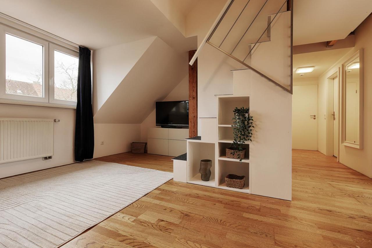 Homiestay City-Apartment, Balkon & Parkplatz Würzburg Buitenkant foto