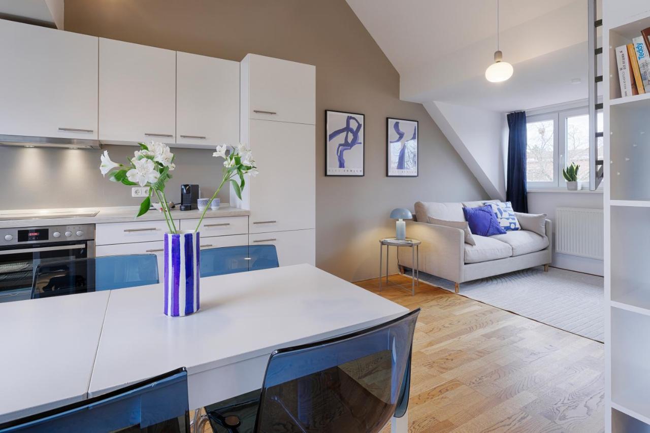 Homiestay City-Apartment, Balkon & Parkplatz Würzburg Buitenkant foto